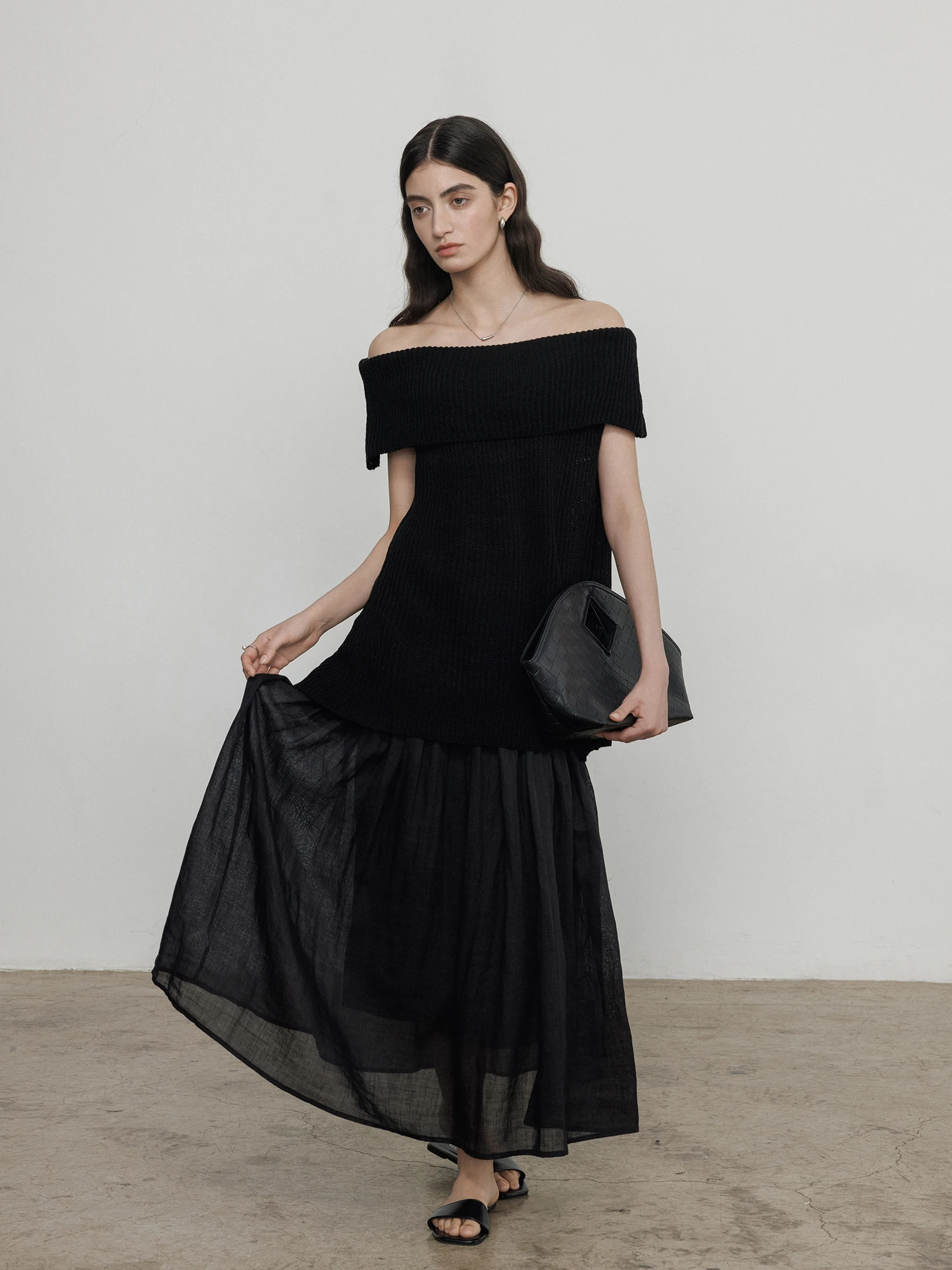 Retro Flax Half-length Skirt for Women Simple Elegance Design Summer New Style A-line Black -skirt High-waist Elastic Waist
Retro Flax Half-length Skirt for Women Simple Elegance Design Summer New Style A-line Black -skirt High-waist Elastic Waist
