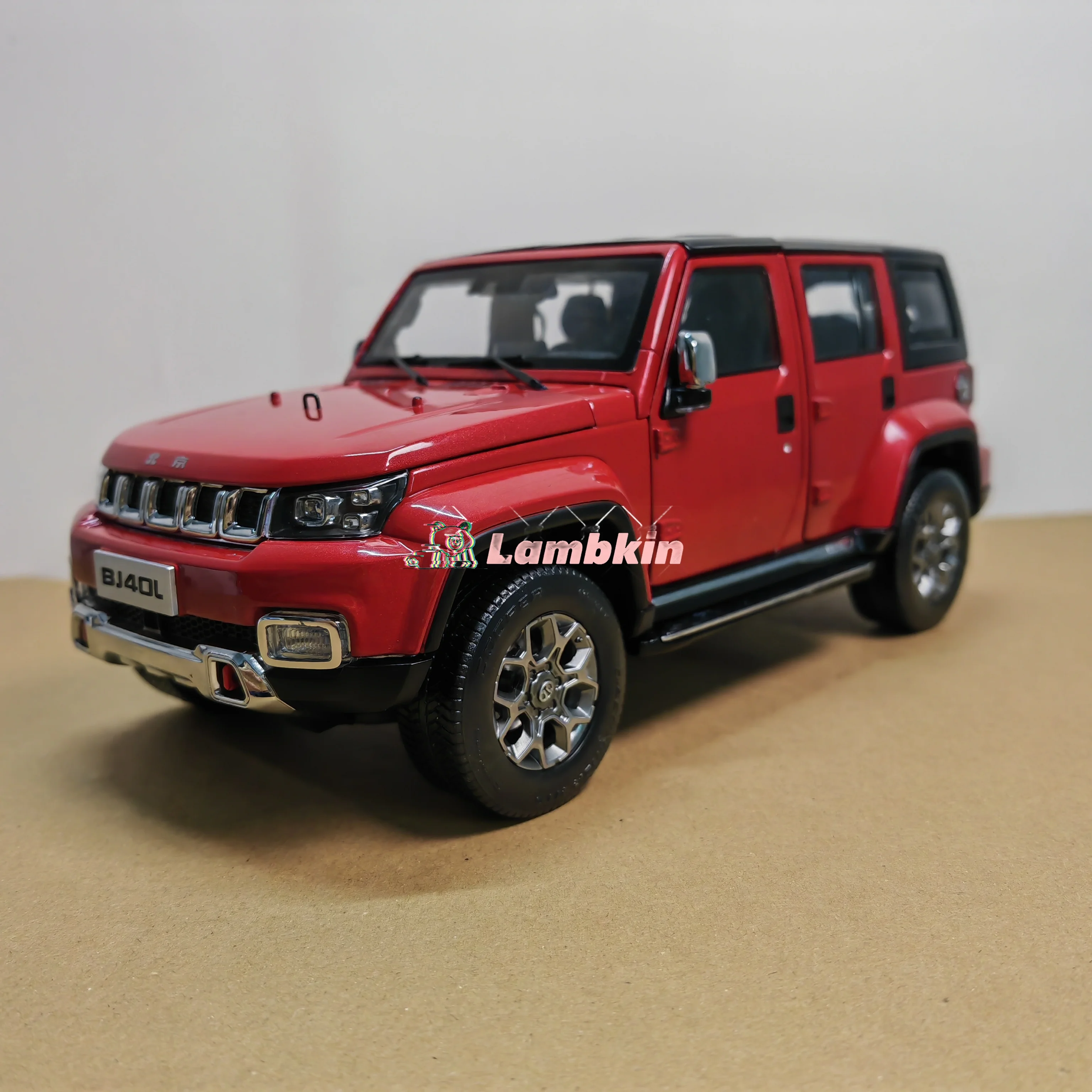 Оригинальная заводская модель автомобиля BAIC BJ40L PLUS 1:18 2018, внедорожник, модель автомобиля из сплава
Оригинальная заводская модель автомобиля BAIC BJ40L PLUS 1:18 2018, внедорожник, модель автомобиля из сплава