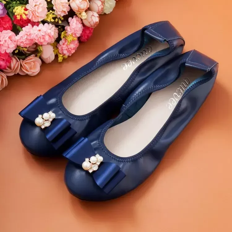 2024 New Spring /autumn Women Flats Genuine Leather Moccasins Woman Casual Shoes Slip-on Loafers Female Boat Shoes Big Size 44
2024 New Spring /autumn Women Flats Genuine Leather Moccasins Woman Casual Shoes Slip-on Loafers Female Boat Shoes Big Size 44