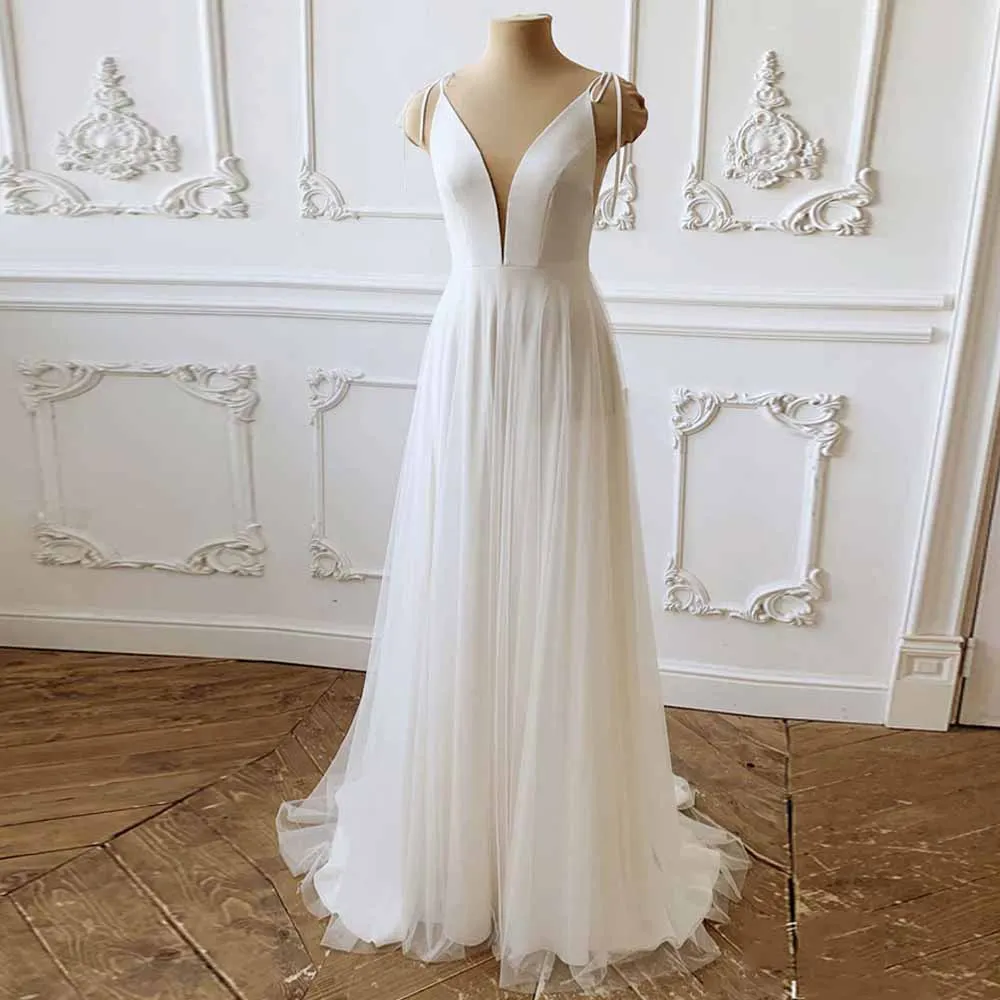 Simple Wedding Dress 2022 for Women Bride Deep V Neck Sexy Wedding Gown Long Spaghetti Straps Backless A Line Bridal Dresses
Simple Wedding Dress 2022 for Women Bride Deep V Neck Sexy Wedding Gown Long Spaghetti Straps Backless A Line Bridal Dresses