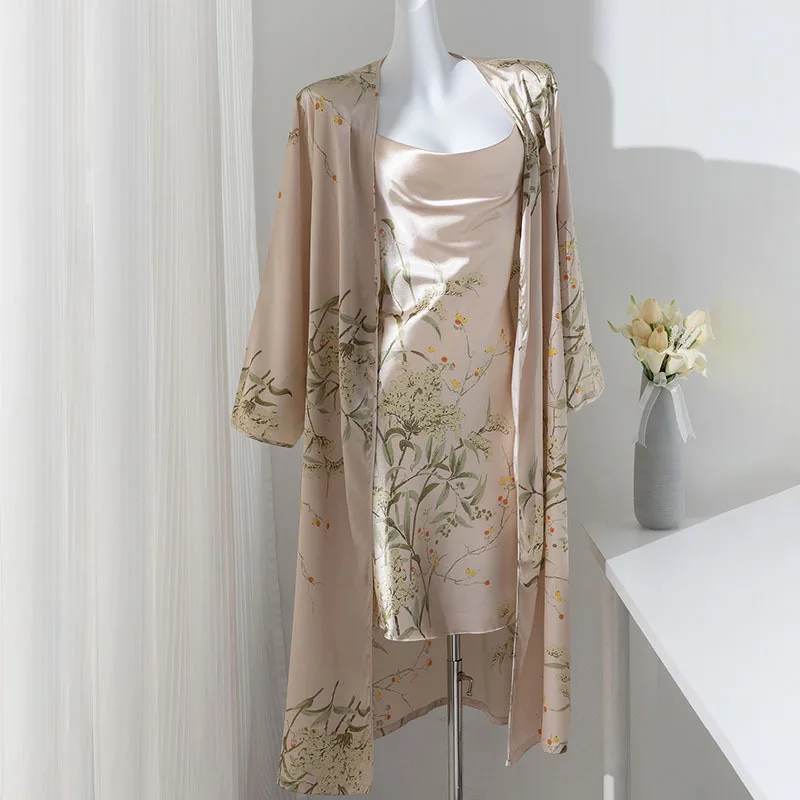 Thin Ladies Home Clothes Set Summer Season Belted Robe Nightgown Two-Piece Outerwear Long Sleepwear Suit Simple Design
Thin Ladies Home Clothes Set Summer Season Belted Robe Nightgown Two-Piece Outerwear Long Sleepwear Suit Simple Design