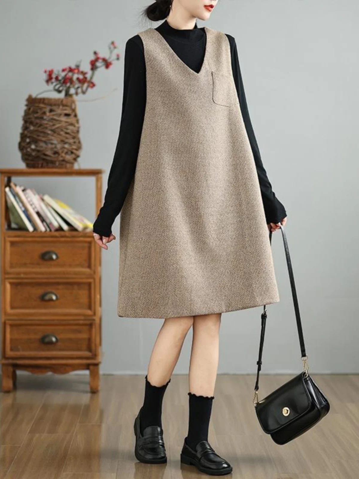 Stylish Mid-Length A-Line Vest Top Sleeveless V-Neck plus Size Outerwear Fashionable Trendy Commute Style Winter Season Ladies
Stylish Mid-Length A-Line Vest Top Sleeveless V-Neck plus Size Outerwear Fashionable Trendy Commute Style Winter Season Ladies