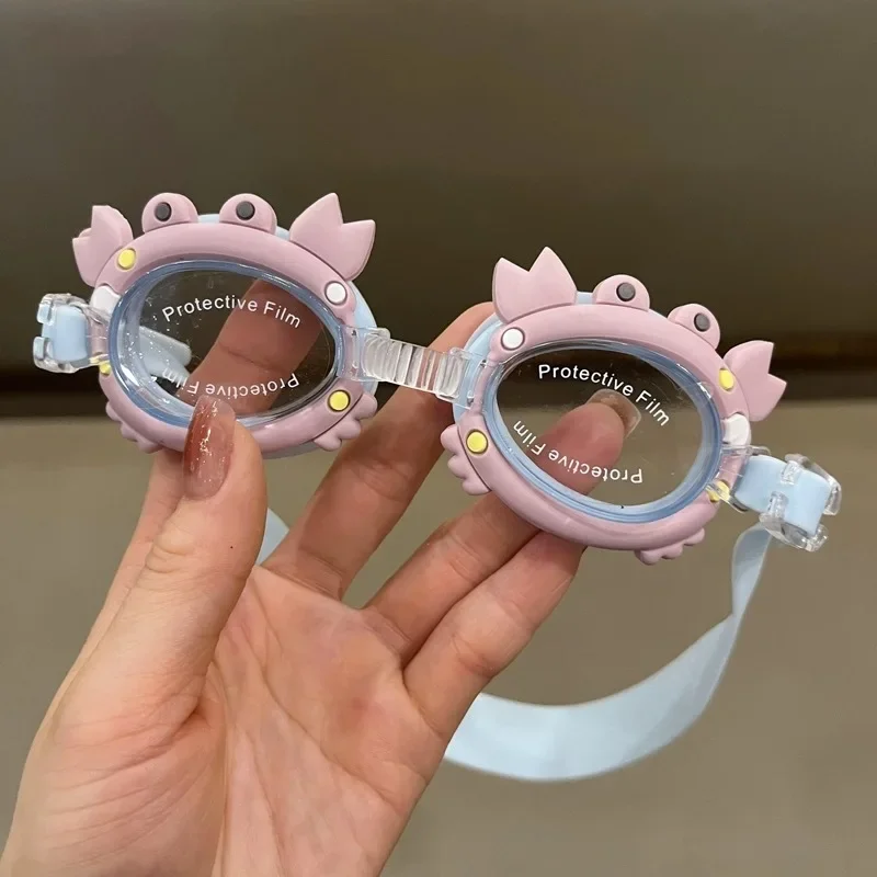 Cute Swimming Mist Proof and Waterproof Children's Swimming Glasses Learn Swimming Crab Glasses Cartoon Mirror Band Adjustable 
Cute Swimming Mist Proof and Waterproof Children's Swimming Glasses Learn Swimming Crab Glasses Cartoon Mirror Band Adjustable