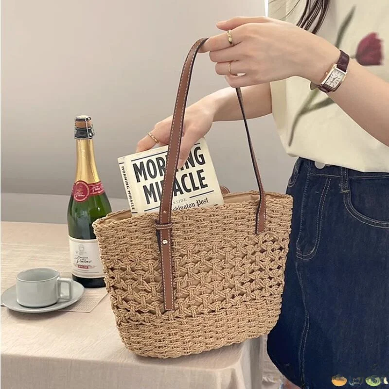 Retro Korean Style Woven Straw Bag Hollow out Single Shoulder Beach Vacation Beachside Holiday Tote Bag for Women
Retro Korean Style Woven Straw Bag Hollow out Single Shoulder Beach Vacation Beachside Holiday Tote Bag for Women