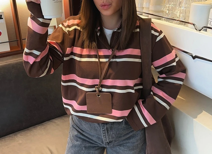 New Autumn Brown Striped Polo Shirt Loose Long-sleeved T-shirt Design and Temperament Casual 2025 Commuting
New Autumn Brown Striped Polo Shirt Loose Long-sleeved T-shirt Design and Temperament Casual 2025 Commuting