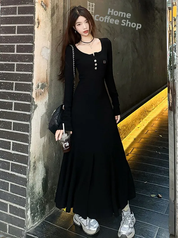 plus Size Women's Midi Dress Slimming High Waist Design Versatile Base Layer Little Black Dress Korean Style Commute Fashion
plus Size Women's Midi Dress Slimming High Waist Design Versatile Base Layer Little Black Dress Korean Style Commute Fashion