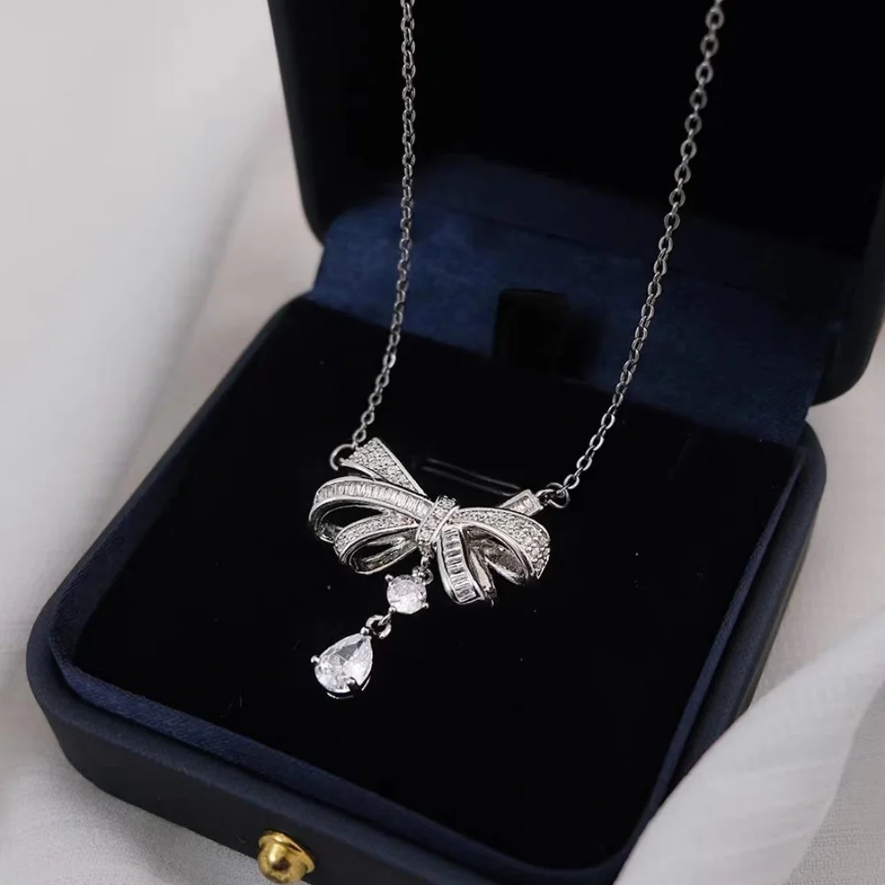 925 Silver Plated Classic Butterfly Knot Necklace Jewelry Accessory
925 Silver Plated Classic Butterfly Knot Necklace Jewelry Accessory
