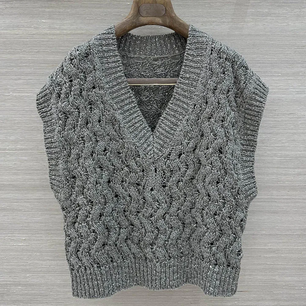 High-quality 2026 spring/summer new women's V-neck sleeveless top, elegant, fashionable and comfortable vest xy2660225
High-quality 2026 spring/summer new women's V-neck sleeveless top, elegant, fashionable and comfortable vest xy2660225