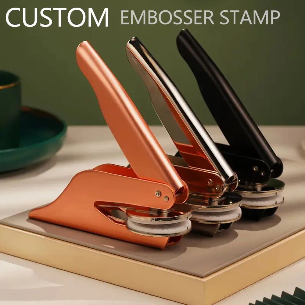 ЛОГОТИП с тиснением и индивидуальным дизайном. Персонализированная книга для офисной библиотеки компании. Свадебные приглашения. Настольный штамп.
ЛОГОТИП с тиснением и индивидуальным дизайном. Персонализированная книга для офисной библиотеки компании. Свадебные приглашения. Настольный штамп.