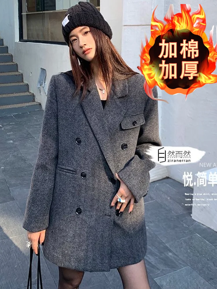 2024 Autumn Winter High End Wool Blazer Coat for Women Padded Thickened Mid Length Elegant Outerwear with Luxurious Design
2024 Autumn Winter High End Wool Blazer Coat for Women Padded Thickened Mid Length Elegant Outerwear with Luxurious Design