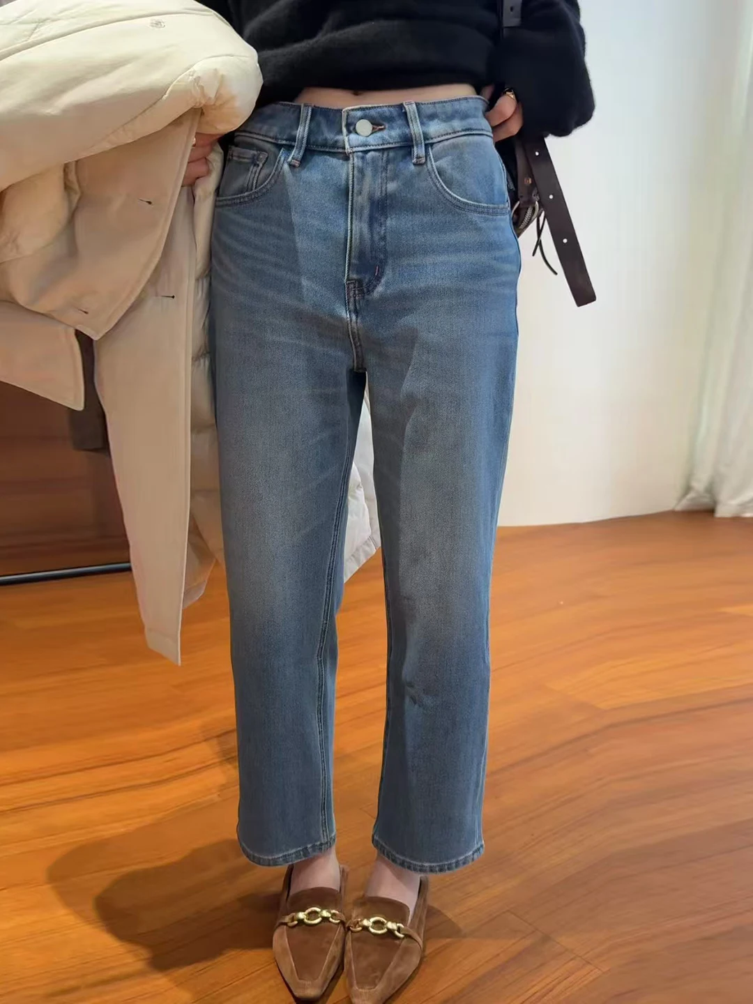 Прямые джинсы с высокой талией в стиле ретро, женские осенне-зимние модные утягивающие джинсовые брюки, классический корейский тренд
Прямые джинсы с высокой талией в стиле ретро, женские осенне-зимние модные утягивающие джинсовые брюки, классический корейский тренд
