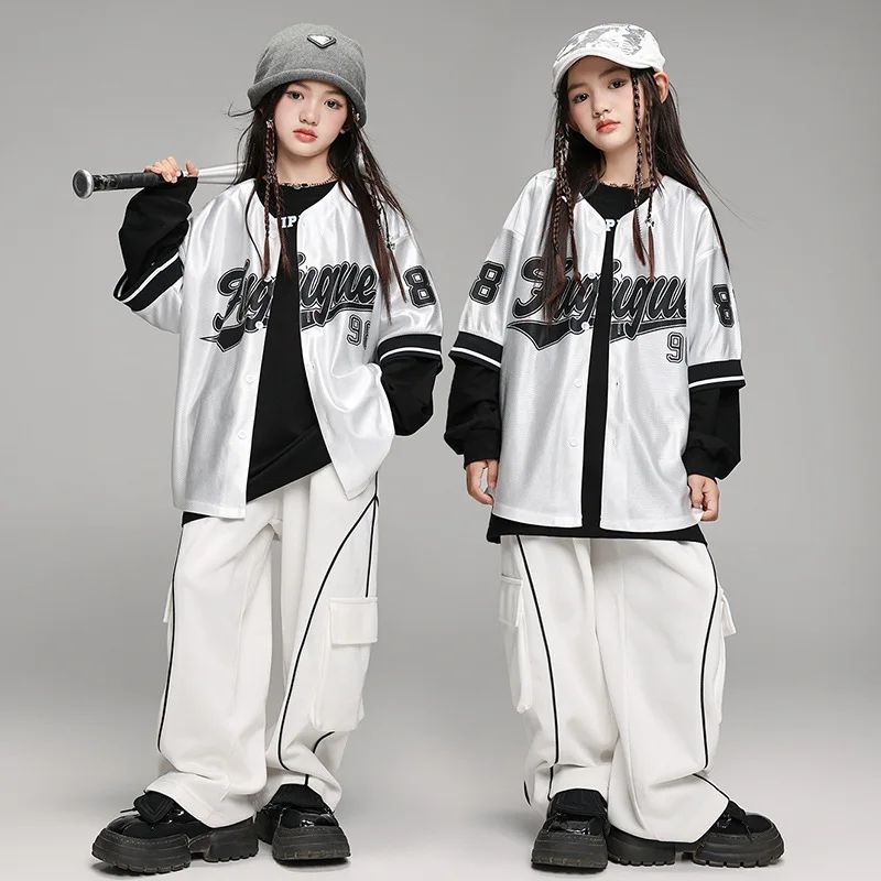 2025 Ballroom Hip Hop Dance Costumes For Girls Loose Baseball Uniform Cargo Pants Streetwear Boys Jazz Dance Stage Wear DQS18626
2025 Ballroom Hip Hop Dance Costumes For Girls Loose Baseball Uniform Cargo Pants Streetwear Boys Jazz Dance Stage Wear DQS18626
