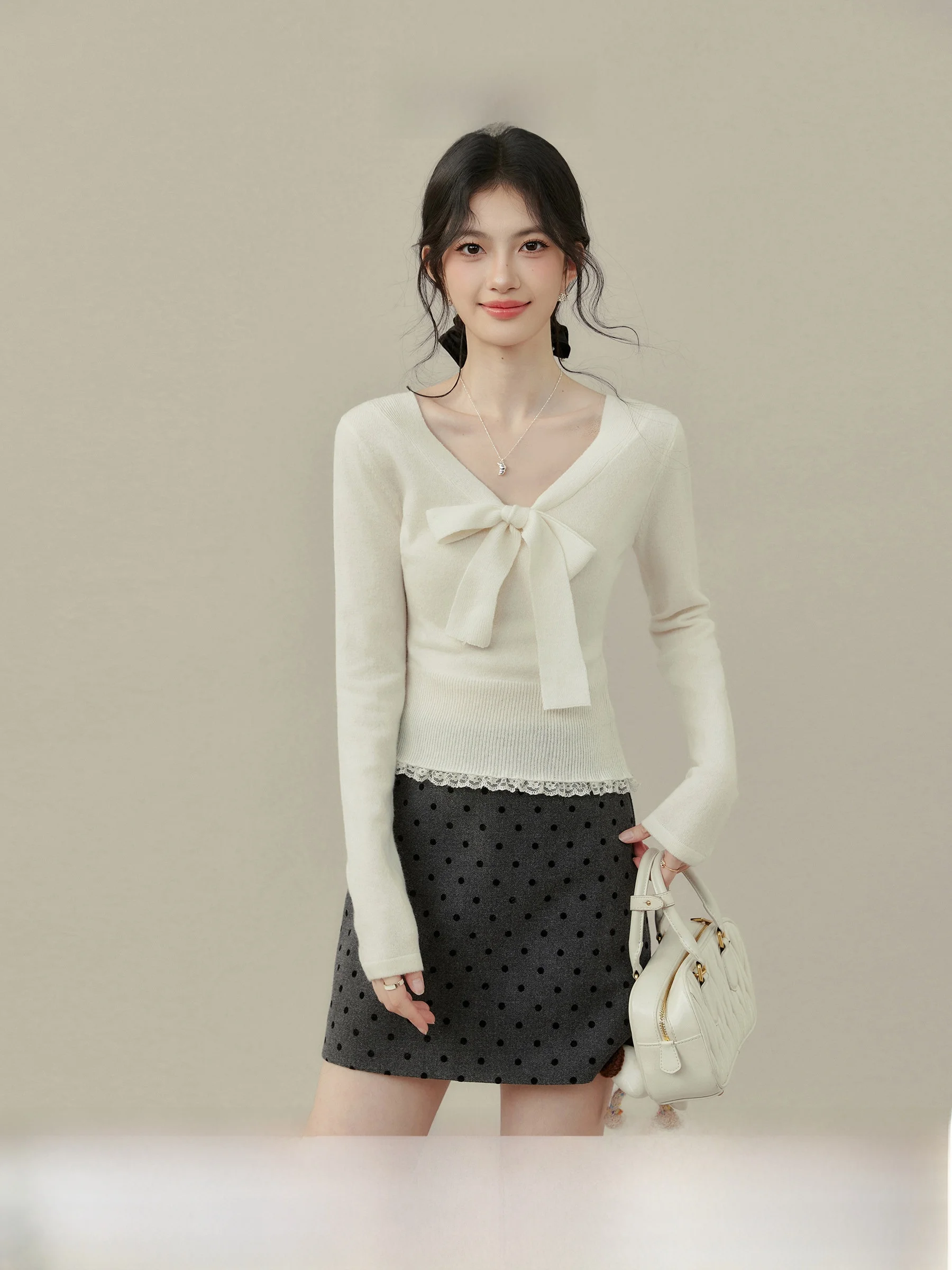 Spring Date plus Size Knitwear V-Neck Bow Tie Naval Collar Long Sleeve Women's Top Commute Style Slim Fit Knot
Spring Date plus Size Knitwear V-Neck Bow Tie Naval Collar Long Sleeve Women's Top Commute Style Slim Fit Knot
