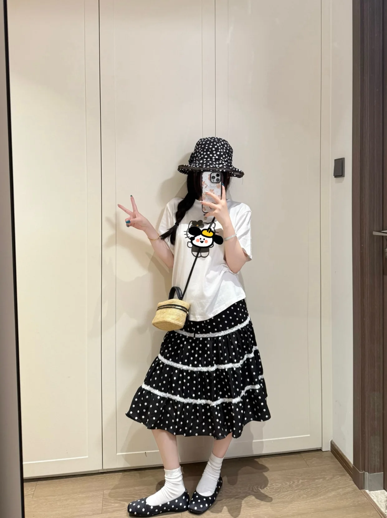 Casual Loose Cartoon Print Short Sleeve T-Shirt Women Summer Anti-aging Polka Dot A-line Skirt Two-piece Set Fashionable Ense...
Casual Loose Cartoon Print Short Sleeve T-Shirt Women Summer Anti-aging Polka Dot A-line Skirt Two-piece Set Fashionable Ense...