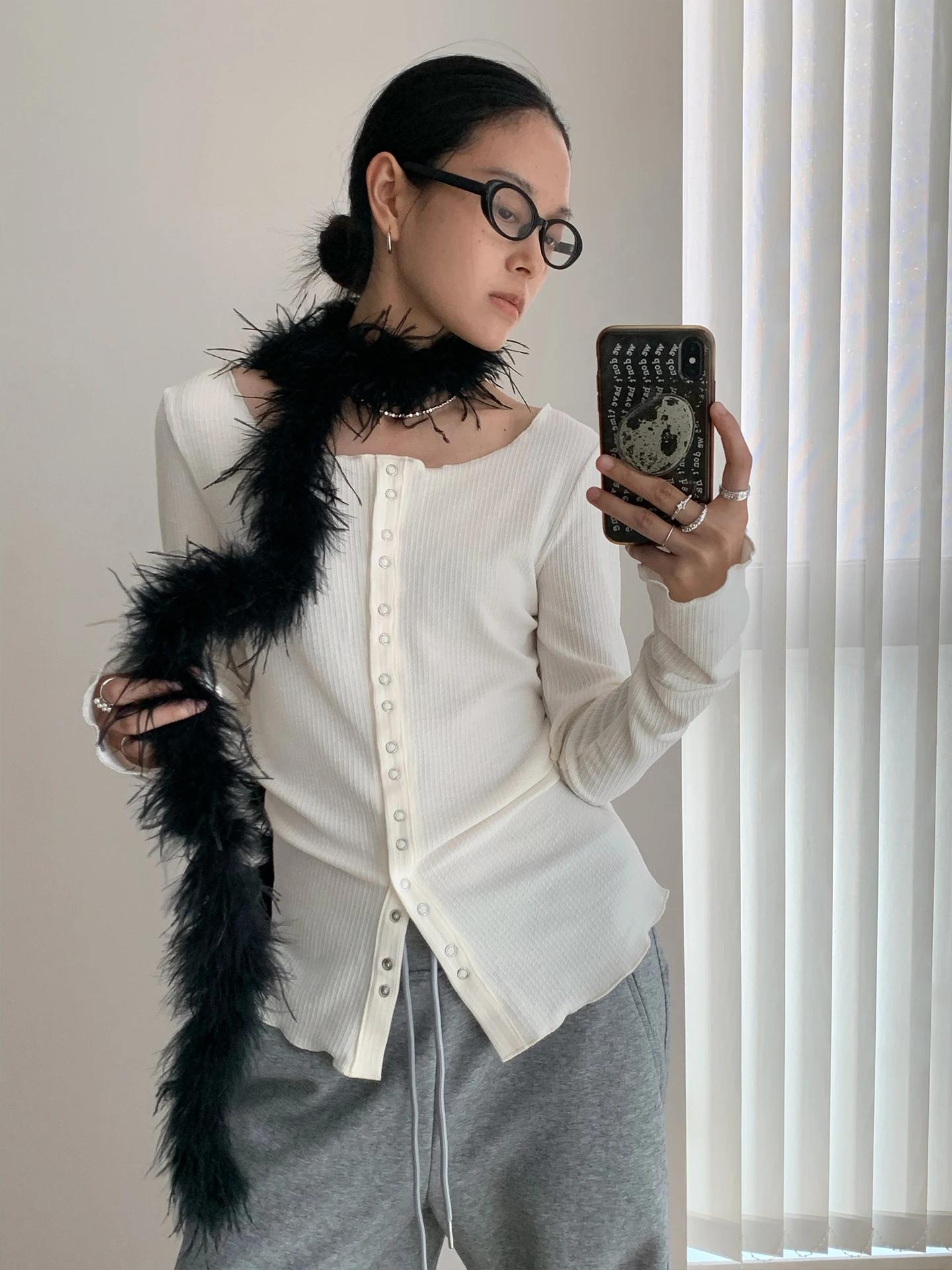 Новая осенняя повседневная трикотажная футболка Ambosc с длинным рукавом в рубчик, плиссированный универсальный топ для женщин, модный, удобный, с круглым вырезом
Новая осенняя повседневная трикотажная футболка Ambosc с длинным рукавом в рубчик, плиссированный универсальный топ для женщин, модный, удобный, с круглым вырезом