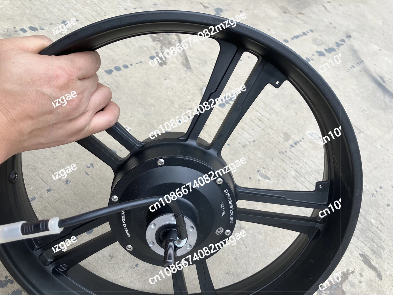 48V 750W 9pin 20 inch Hub Motor with Hall Sensor for Snowmobile/ATV/UTV Conversion Kit, Compatible with Waterproof Design
48V 750W 9pin 20 inch Hub Motor with Hall Sensor for Snowmobile/ATV/UTV Conversion Kit, Compatible with Waterproof Design