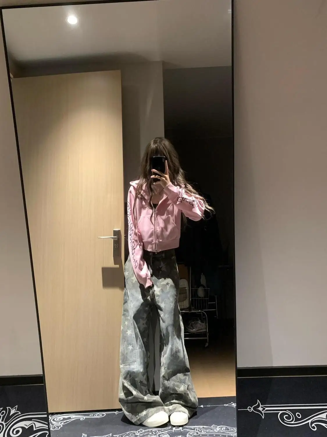 American Retro Cross Letter Print Short Open Cardigan Sweatshirt Spicy Girl Casual Versatile Long Sleeve Polo Neck Sweater
American Retro Cross Letter Print Short Open Cardigan Sweatshirt Spicy Girl Casual Versatile Long Sleeve Polo Neck Sweater