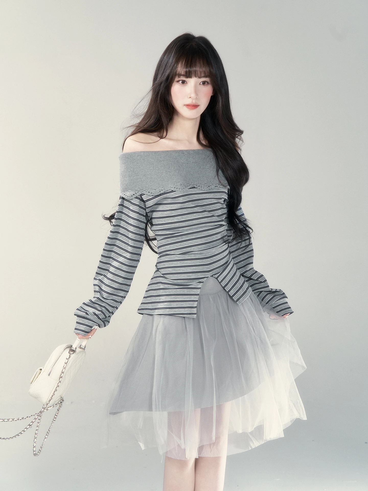 Pure Desire Style Women's Knitted Stripe One-Shoulder Long Sleeve Top Slimming Effect Spring 2026 New Arrival Korean Fashion
Pure Desire Style Women's Knitted Stripe One-Shoulder Long Sleeve Top Slimming Effect Spring 2026 New Arrival Korean Fashion