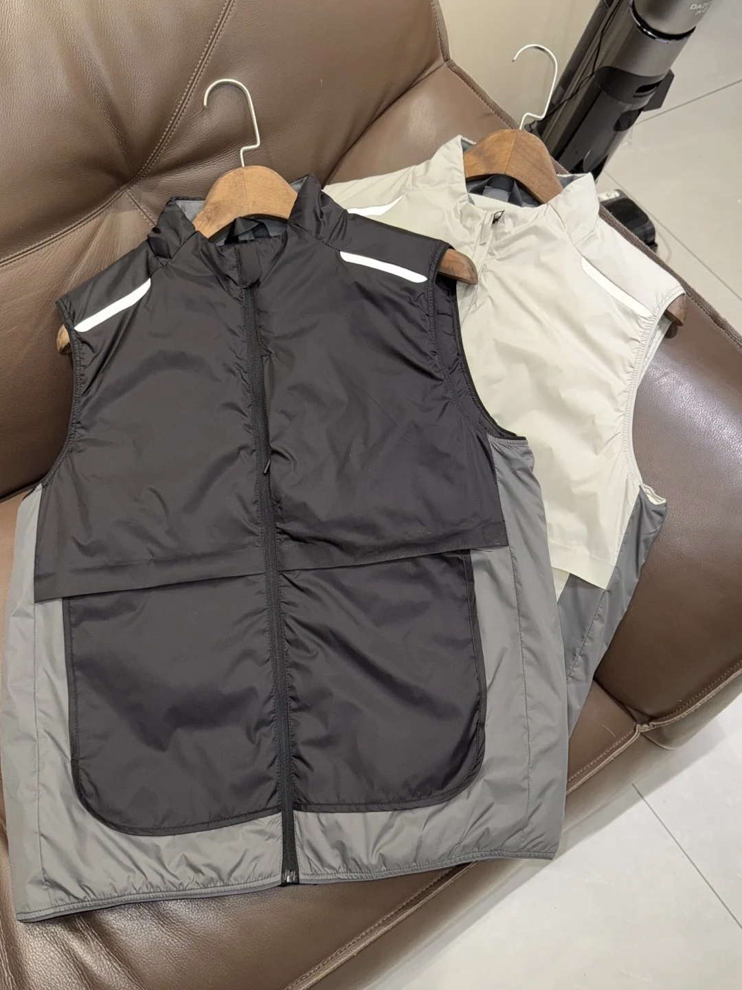 Outdoor Lightweight Winter Men's Rejection Water down Cotton Thermal Contrast Color Workwear Casual Collar Cotton Vest Trendy
Outdoor Lightweight Winter Men's Rejection Water down Cotton Thermal Contrast Color Workwear Casual Collar Cotton Vest Trendy