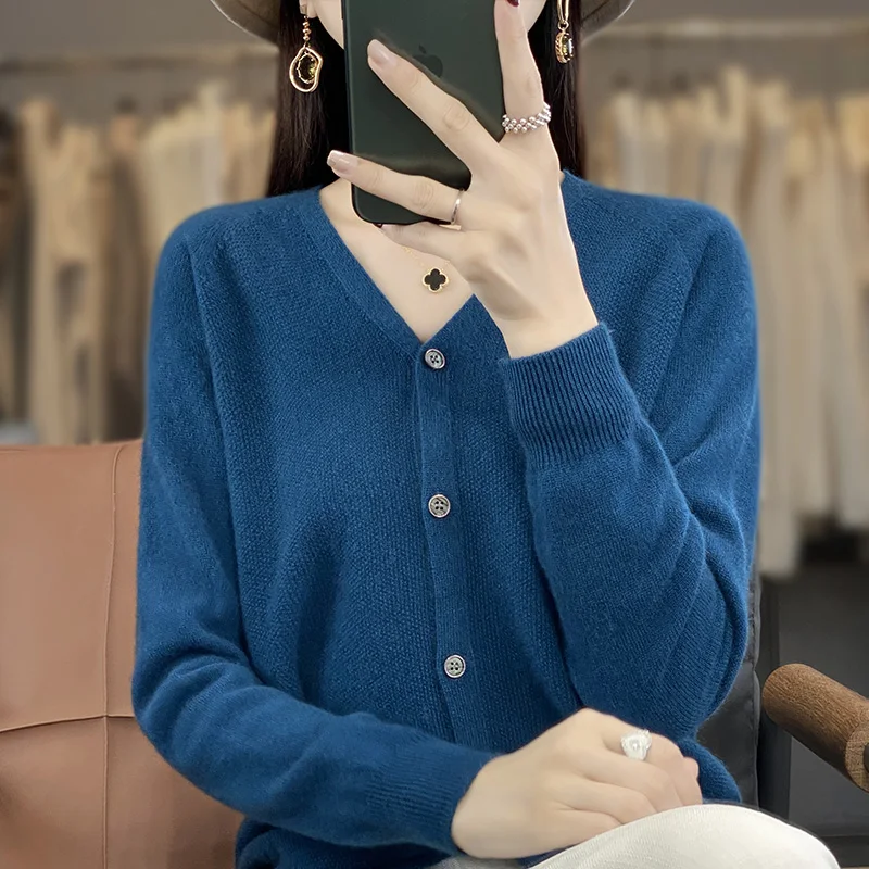 V-neck button up cardigan women's wool sweater Merino casual fashion soft knit sweater
V-neck button up cardigan women's wool sweater Merino casual fashion soft knit sweater