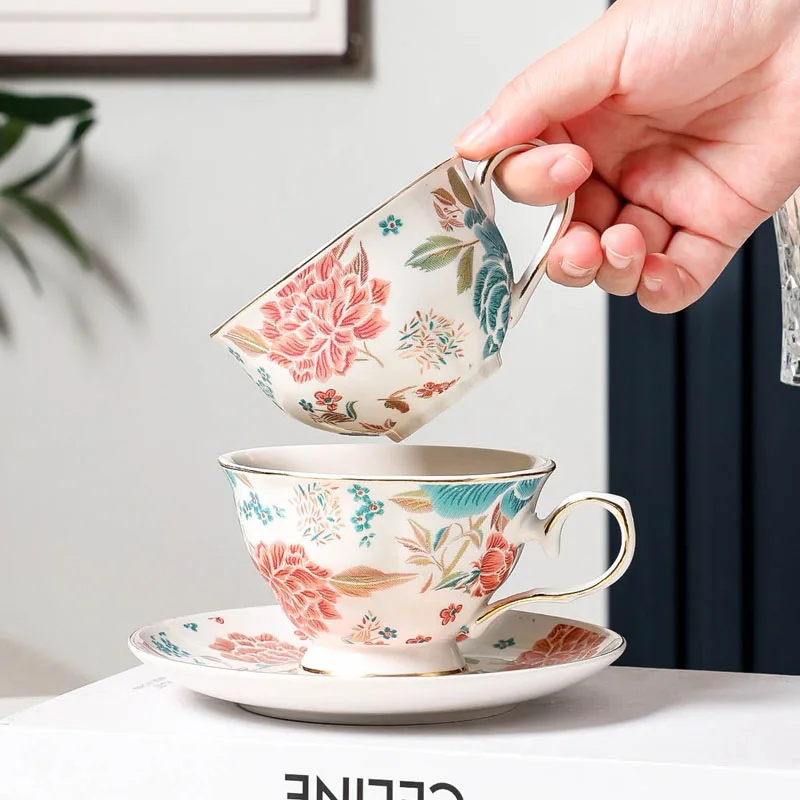 Floral Tea Cups and Saucers Set with Gold Trim Porcelain Latte Mugs for Party, Birthday Cafe Home and Christmas Gift
Floral Tea Cups and Saucers Set with Gold Trim Porcelain Latte Mugs for Party, Birthday Cafe Home and Christmas Gift