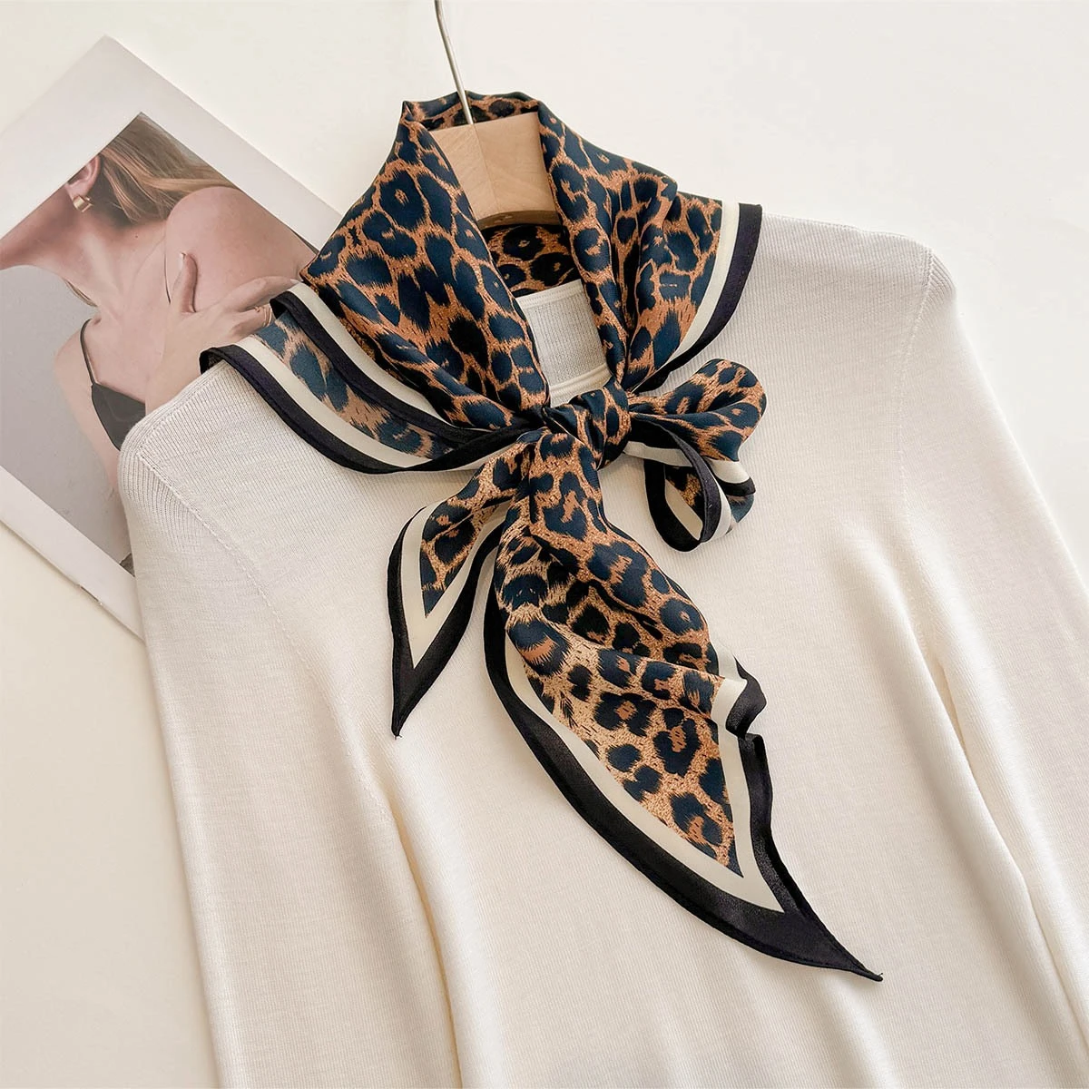Soft Satin Imitation Silk Scarves Retro Leopard Diamond-shaped Scarf For Women Bandanas Luxury Hijab Neckerchief Shawl Wraps
Soft Satin Imitation Silk Scarves Retro Leopard Diamond-shaped Scarf For Women Bandanas Luxury Hijab Neckerchief Shawl Wraps