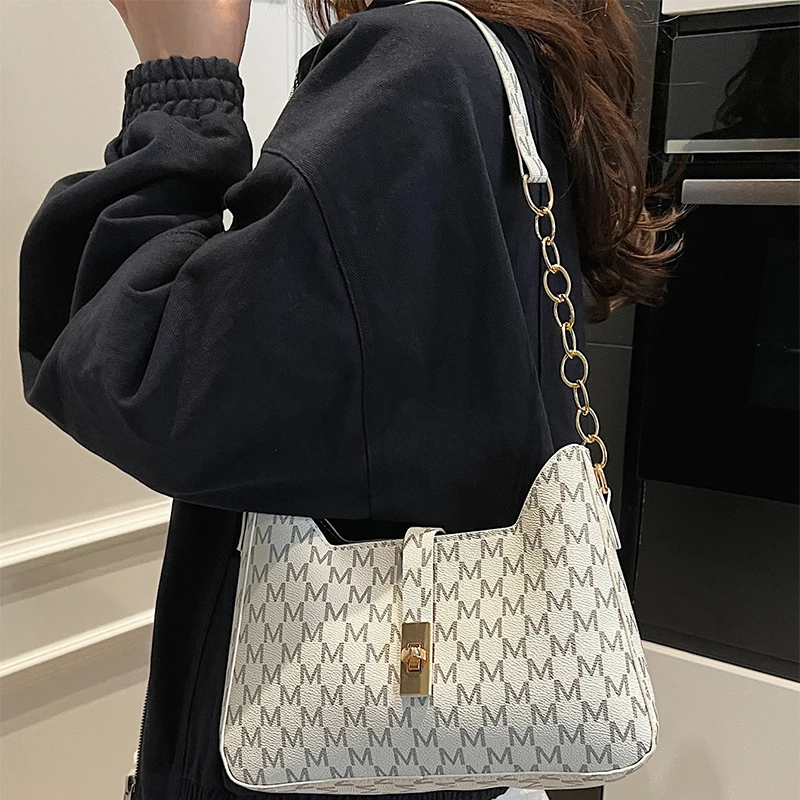 French Retro Shoulder Bag Niche Design Handbag Fashion Chain Square Bag Luxury Pu Leather Tote Bag Aesthetic Print Underarm Bags
French Retro Shoulder Bag Niche Design Handbag Fashion Chain Square Bag Luxury Pu Leather Tote Bag Aesthetic Print Underarm Bags
