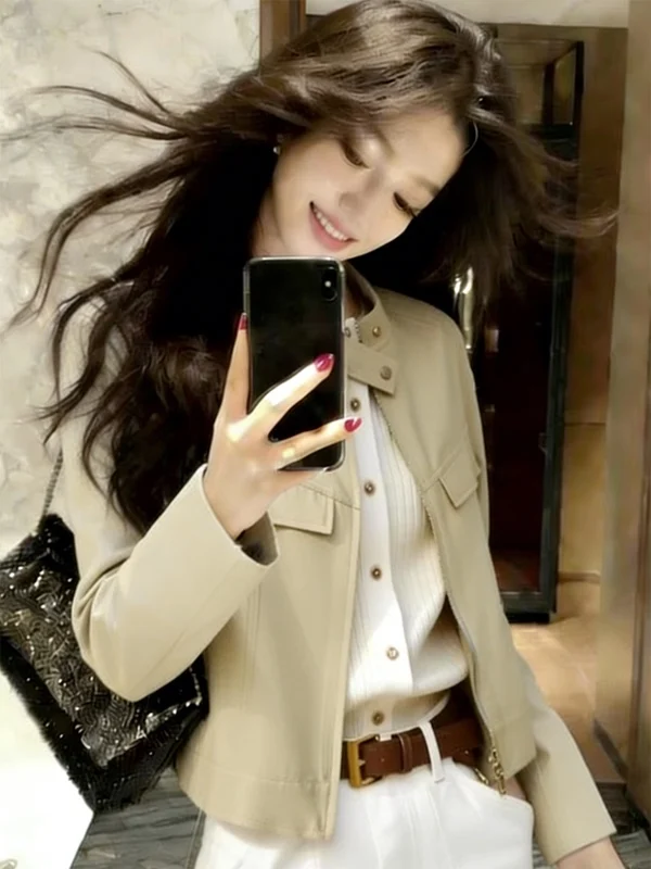 Stunning Women's Jacket Spring 2026 Korean Style Beautiful Outerwear Short Coat Long Sleeve Zipper Closure No Hat Included
Stunning Women's Jacket Spring 2026 Korean Style Beautiful Outerwear Short Coat Long Sleeve Zipper Closure No Hat Included