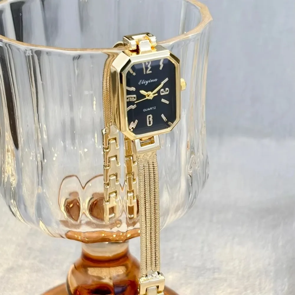 Delicate Alloy Quartz Wristwatch Gold Fashion Accessory Tassel Chains Watch Rectangular Quartz Watch Women's Accessory
Delicate Alloy Quartz Wristwatch Gold Fashion Accessory Tassel Chains Watch Rectangular Quartz Watch Women's Accessory