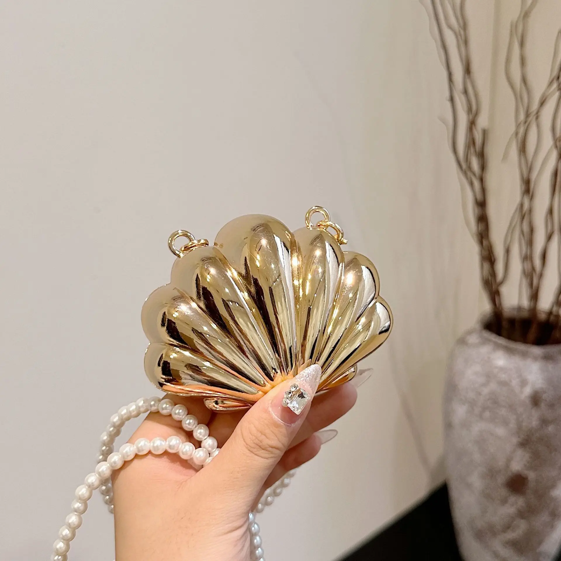 2025 New Spring-Summer Exquisite Mini Shell Bag for Women, Niche Design Metal Bag, Shoulder & Crossbody Mini Chain Fashion Pouch
2025 New Spring-Summer Exquisite Mini Shell Bag for Women, Niche Design Metal Bag, Shoulder & Crossbody Mini Chain Fashion Pouch