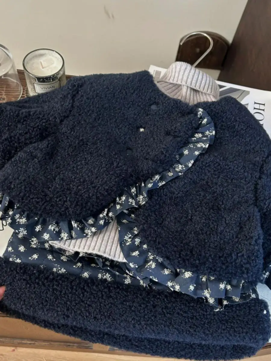 Корейский зимний комплект для девочек: пальто и юбка с цветочным принтом, куртка из овечьей шерсти и длинные рукава, модный комплект из двух предметов
Корейский зимний комплект для девочек: пальто и юбка с цветочным принтом, куртка из овечьей шерсти и длинные рукава, модный комплект из двух предметов