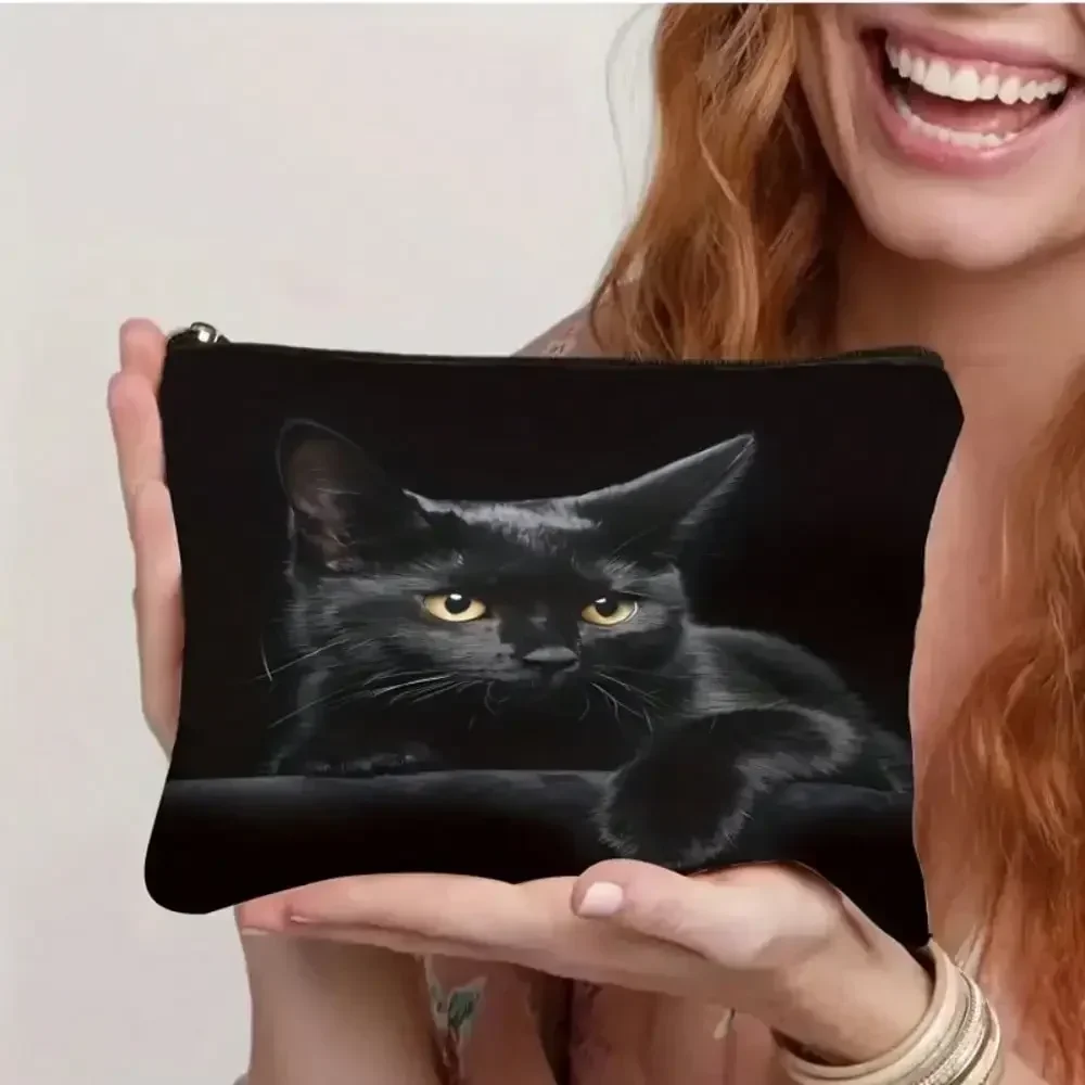 1 Black Cat Pattern Toilet Bag - Safe Zipper Design, Compact and Portable Toilet Bag, Essential for Daily Life and Travel
1 Black Cat Pattern Toilet Bag - Safe Zipper Design, Compact and Portable Toilet Bag, Essential for Daily Life and Travel