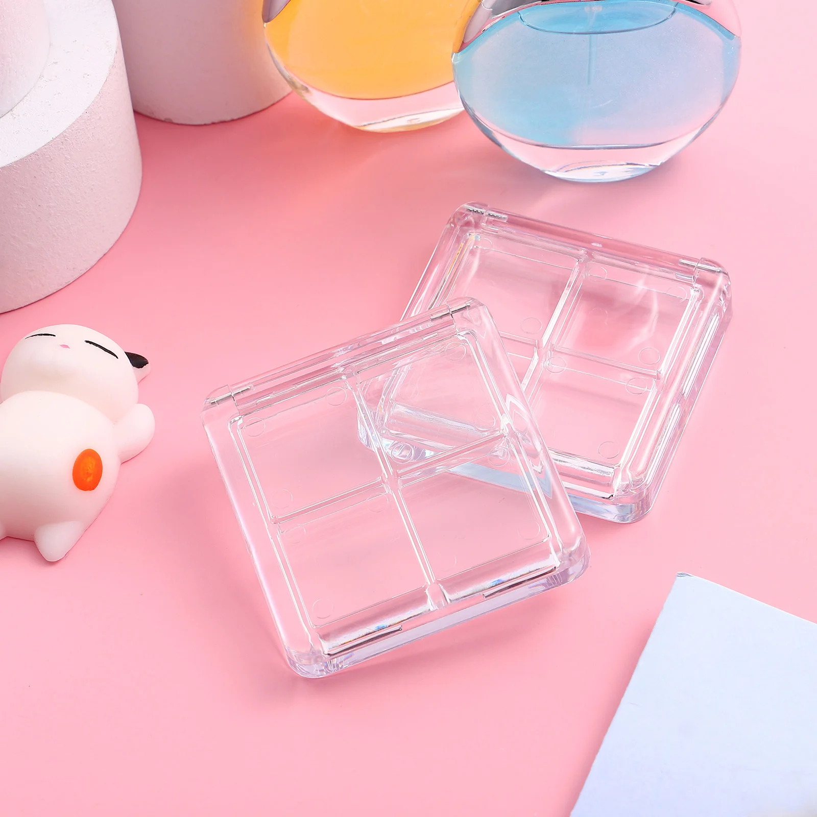 2pcs Clear 4 Grids Eyeshadow Box Empty Diy Palette Portable Makeup Organizer For Lipstick Blush Powder Foundation
2pcs Clear 4 Grids Eyeshadow Box Empty Diy Palette Portable Makeup Organizer For Lipstick Blush Powder Foundation