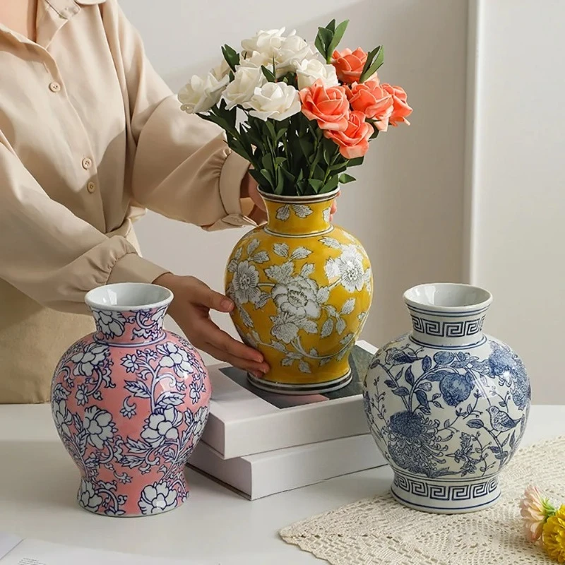 Blue and White Porcelain Chinese Vintage Vase Ceramic Handicraft Porcelain Bottle Flower Vase Home Decoration Accessories
Blue and White Porcelain Chinese Vintage Vase Ceramic Handicraft Porcelain Bottle Flower Vase Home Decoration Accessories