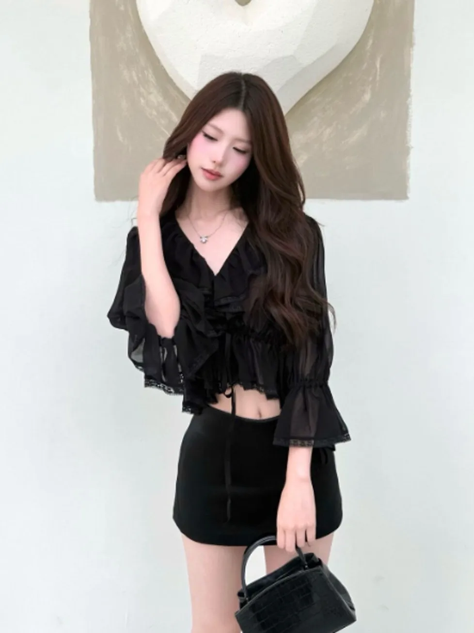 Korean Style Short Black V-Neck Chiffon Top Design Unique Beautiful Unique Summer Fashion Women's Sleeveless Lace Trim Blouse
Korean Style Short Black V-Neck Chiffon Top Design Unique Beautiful Unique Summer Fashion Women's Sleeveless Lace Trim Blouse