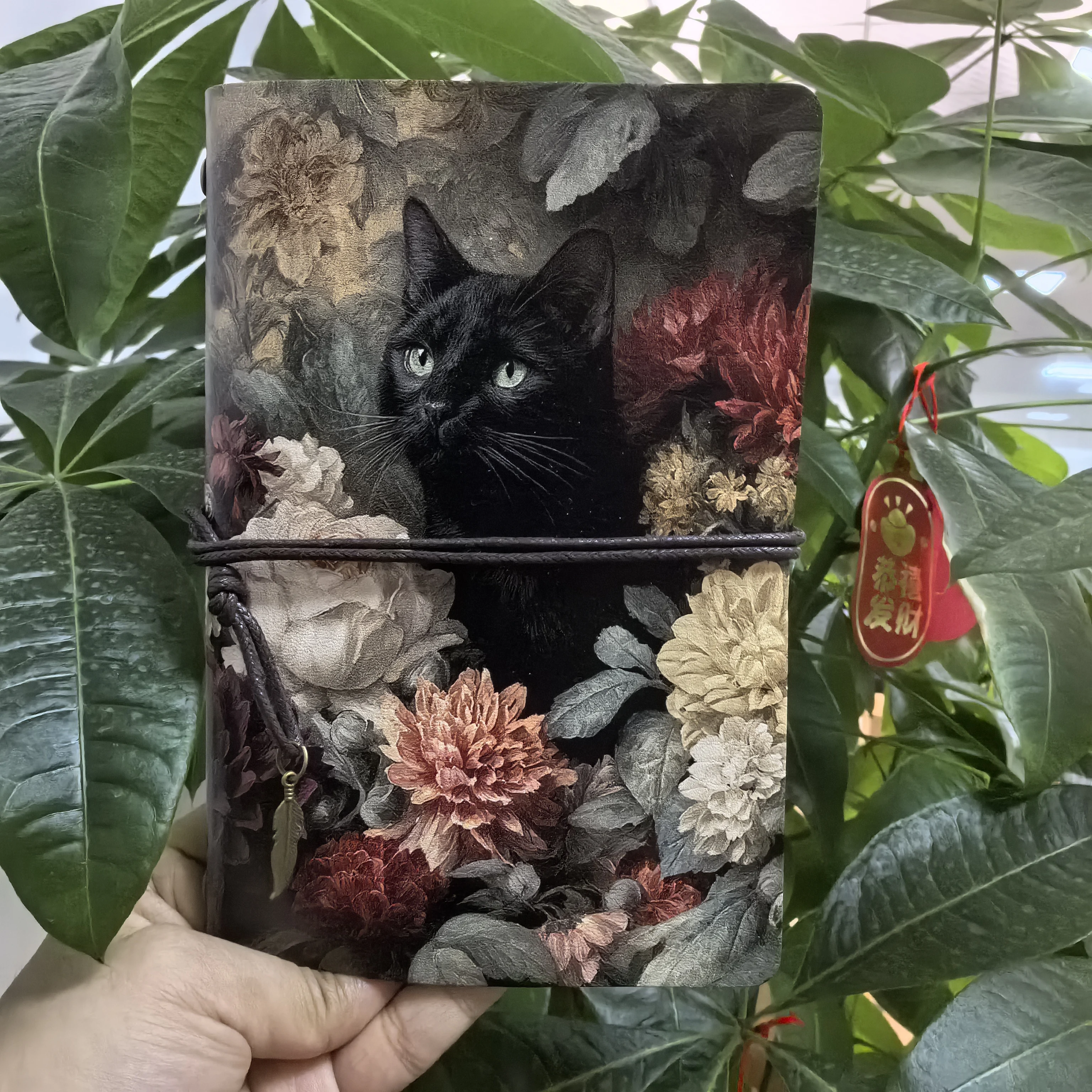 Vintage Black Cat Floral Leather Notebook, Retro Oil Painting Travel Journal, A6 Portable Diary Book With Elastic Band, Daily Pl
Vintage Black Cat Floral Leather Notebook, Retro Oil Painting Travel Journal, A6 Portable Diary Book With Elastic Band, Daily Pl