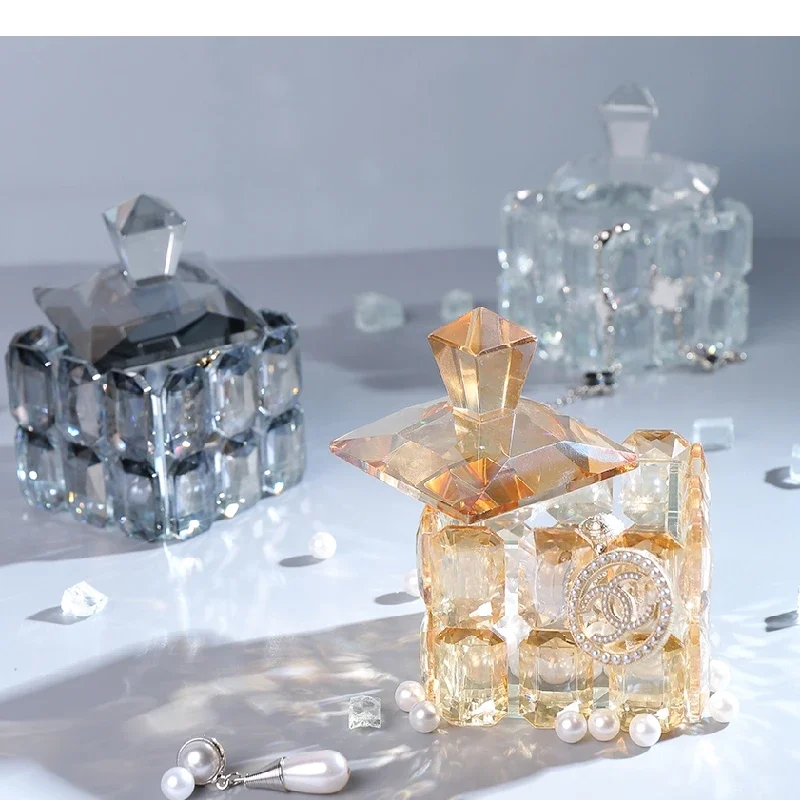 Square Crystal Veneer Storage Jar Cosmetic Box Jewelry Container Dressing Table Portable with Lid
Square Crystal Veneer Storage Jar Cosmetic Box Jewelry Container Dressing Table Portable with Lid