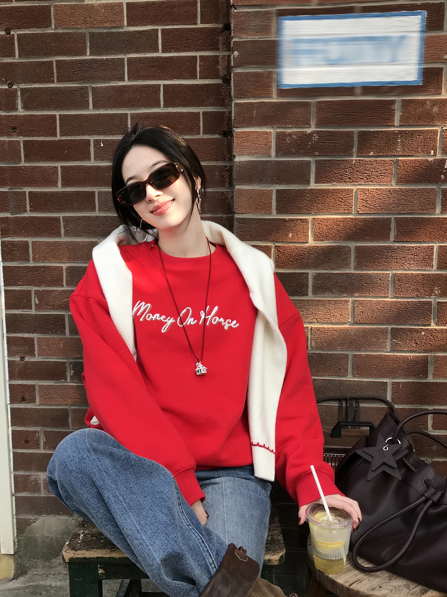 Red Knitted Fce Lined Cotton Sweatirt Summer Poem Original Chain Embroidery Loose Women's Thiened Lamb Velvet Simulati...
Red Knitted Fce Lined Cotton Sweatirt Summer Poem Original Chain Embroidery Loose Women's Thiened Lamb Velvet Simulati...