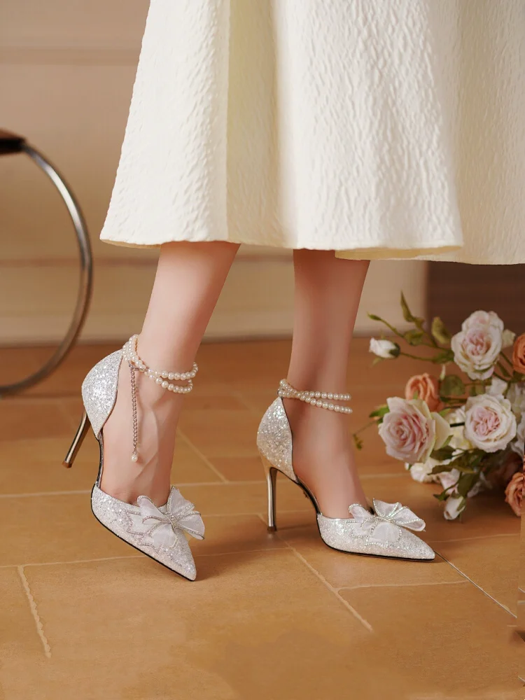 Summer sequin pearl rhinestone bow low-heeled wedding shoes high-heeled banquet dress large size small size women's sandals 
Summer sequin pearl rhinestone bow low-heeled wedding shoes high-heeled banquet dress large size small size women's sandals