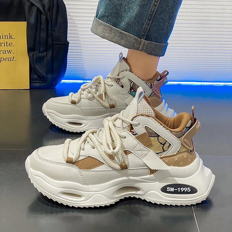 Модная удобная новая мужская повседневная обувь, противоскользящие кроссовки, дышащая износостойкая мужская обувь на толстой подошве, весна и осень
Модная удобная новая мужская повседневная обувь, противоскользящие кроссовки, дышащая износостойкая мужская обувь на толстой подошве, весна и осень