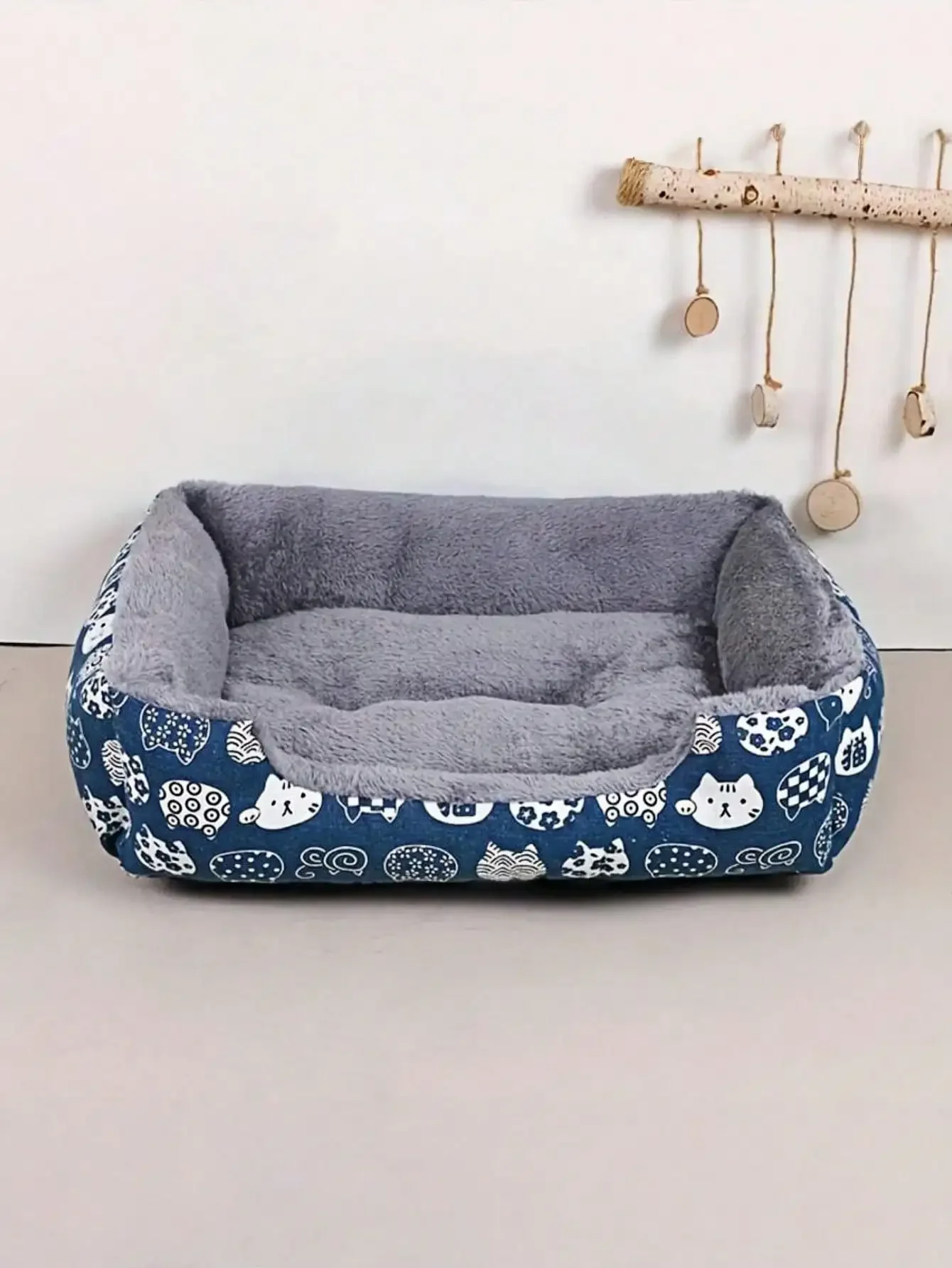 1 PC Cozy Comfortable Fade Resistant Wear Resistant Plush Polyester Fill Blue Paw Print Design Soft Pet Bed For Cats Small Dogs Indoor Sofa Cushion Easy Clean Material Playful Pet Design For Home Indoor Pet Supplies
1 PC Cozy Comfortable Fade Resistant Wear Resistant Plush Polyester Fill Blue Paw Print Design Soft Pet Bed For Cats Small Dogs Indoor Sofa Cushion Easy Clean Material Playful Pet Design For Home Indoor Pet Supplies