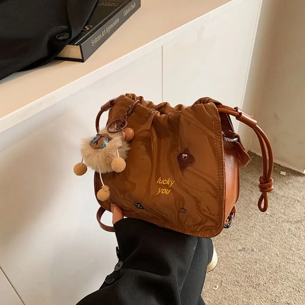 Cool Korean Style Capybara Pendent Crossbody Bag Portable Luxury Bread Shoulder Bags PU Drawstring Bag Travel
Cool Korean Style Capybara Pendent Crossbody Bag Portable Luxury Bread Shoulder Bags PU Drawstring Bag Travel