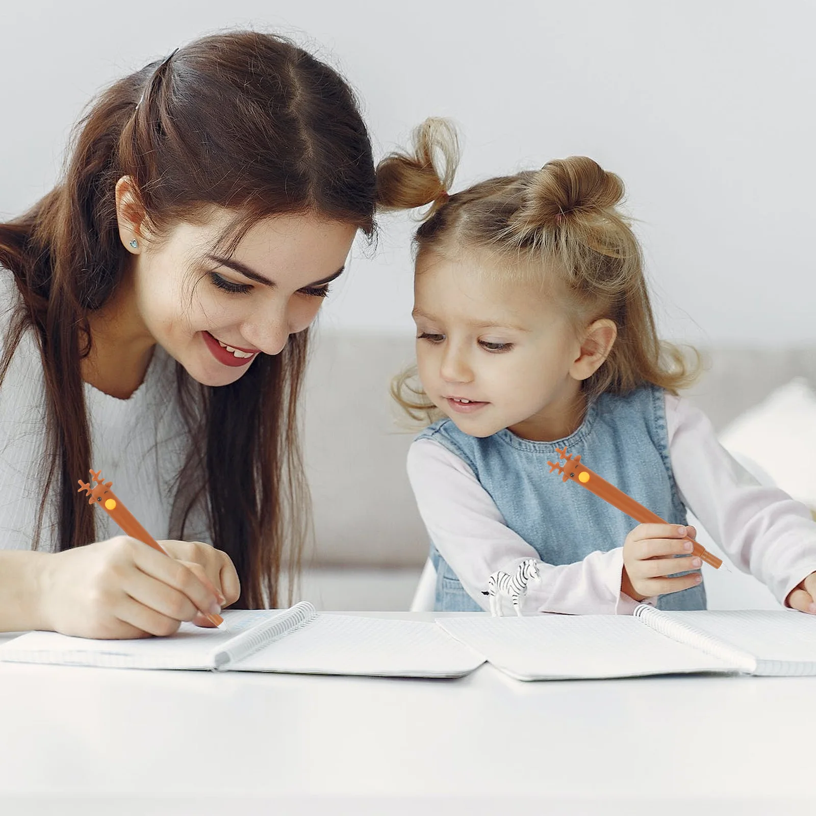 16Pcs Christmas Deer Shaped Ballpoint Pen Blue Ink Student Stationery Gift Black Brown Blue Pink Creative Design Smooth
16Pcs Christmas Deer Shaped Ballpoint Pen Blue Ink Student Stationery Gift Black Brown Blue Pink Creative Design Smooth