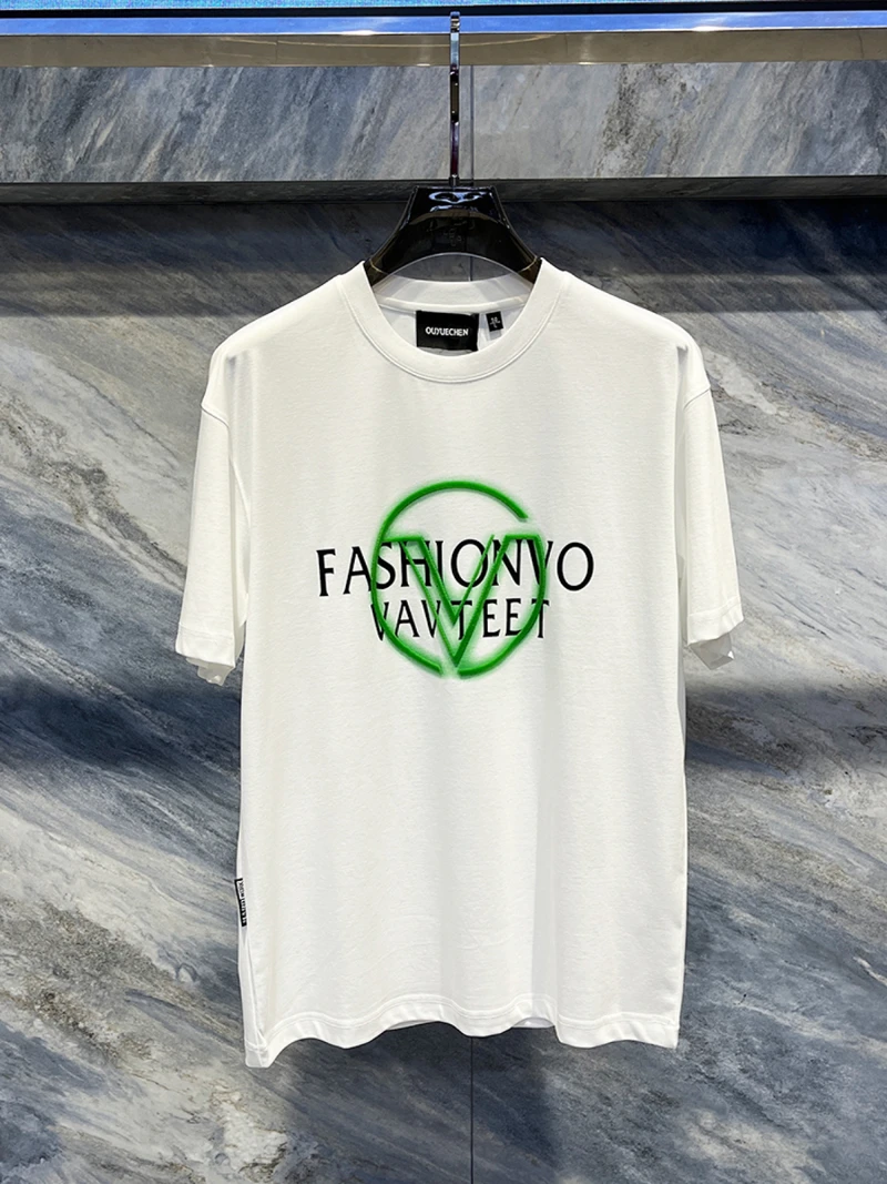 Men's Faionable T-irt Summer 2025 round Ne ort Sve Breathable Printed Letter Design Casual Versatile Youth Trend
Men's Faionable T-irt Summer 2025 round Ne ort Sve Breathable Printed Letter Design Casual Versatile Youth Trend