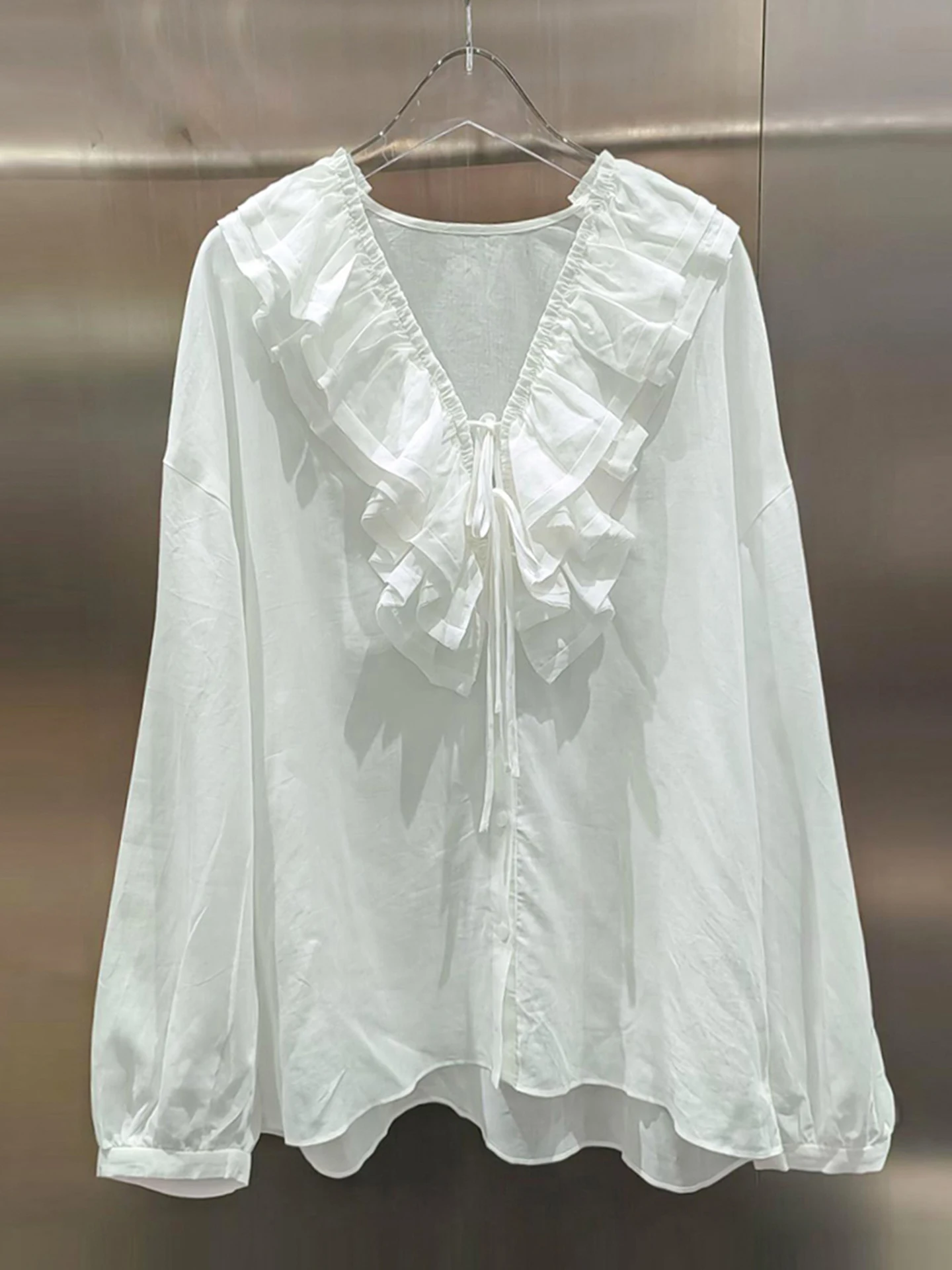 Sweet Loose V-Neck Shirt with Lace Trim Commute Style Summer 2026 Women's High-End Fashion Top Skin-Friendly Breathable
Sweet Loose V-Neck Shirt with Lace Trim Commute Style Summer 2026 Women's High-End Fashion Top Skin-Friendly Breathable