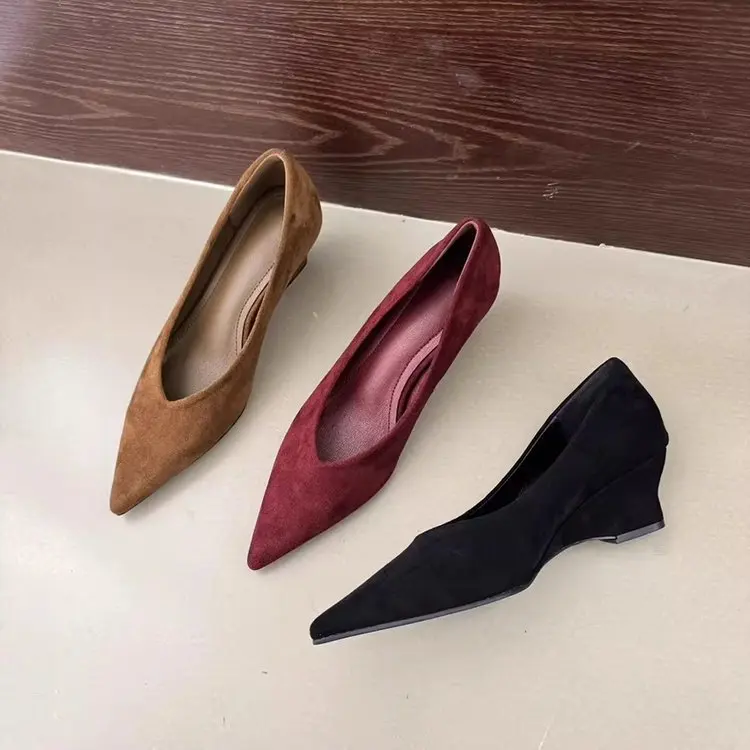 Vintage Pointed Toe Slip On Women Office Pumps Elegant Low Heels Wedding Party Shoes 2026 New Spring Autumn Commuter Footwear
Vintage Pointed Toe Slip On Women Office Pumps Elegant Low Heels Wedding Party Shoes 2026 New Spring Autumn Commuter Footwear