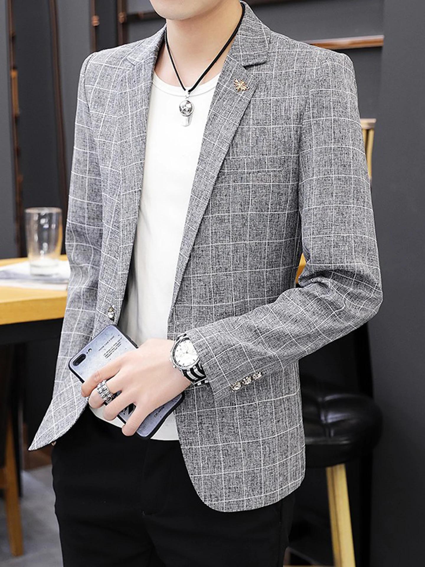 Мужская повседневная рубашка в клетку, тонкая, на осень-весну, в британском деловом стиле, однобортный пиджак, элегантная верхняя одежда.
Мужская повседневная рубашка в клетку, тонкая, на осень-весну, в британском деловом стиле, однобортный пиджак, элегантная верхняя одежда.