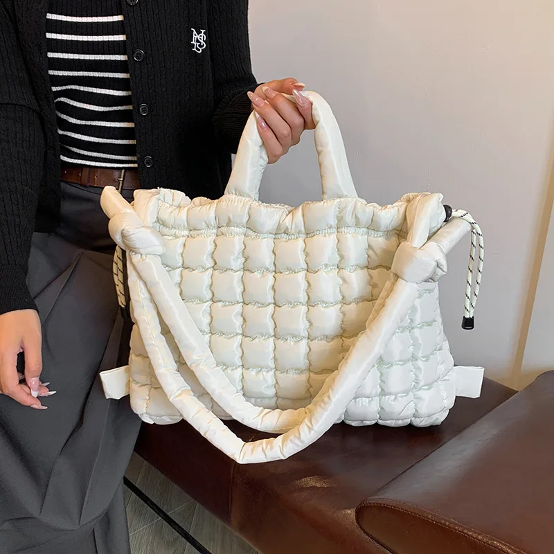 Large Space Cotton Tote Bags for Women Nylon Quilting Shoulder Bag Designer Padded Women Handbags Plaids Backpacks Shopper 2025
Large Space Cotton Tote Bags for Women Nylon Quilting Shoulder Bag Designer Padded Women Handbags Plaids Backpacks Shopper 2025