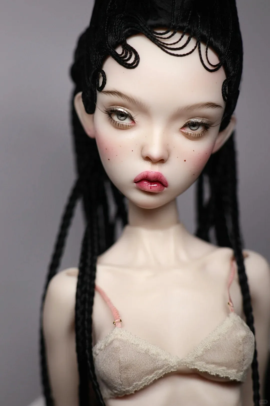 Новая кукла SD BJD 1/4 поповые сестры, сова, модель девушки, нежный макияж, подвижная шарнирная кукла, новые игрушки, бесплатная доставка
Новая кукла SD BJD 1/4 поповые сестры, сова, модель девушки, нежный макияж, подвижная шарнирная кукла, новые игрушки, бесплатная доставка