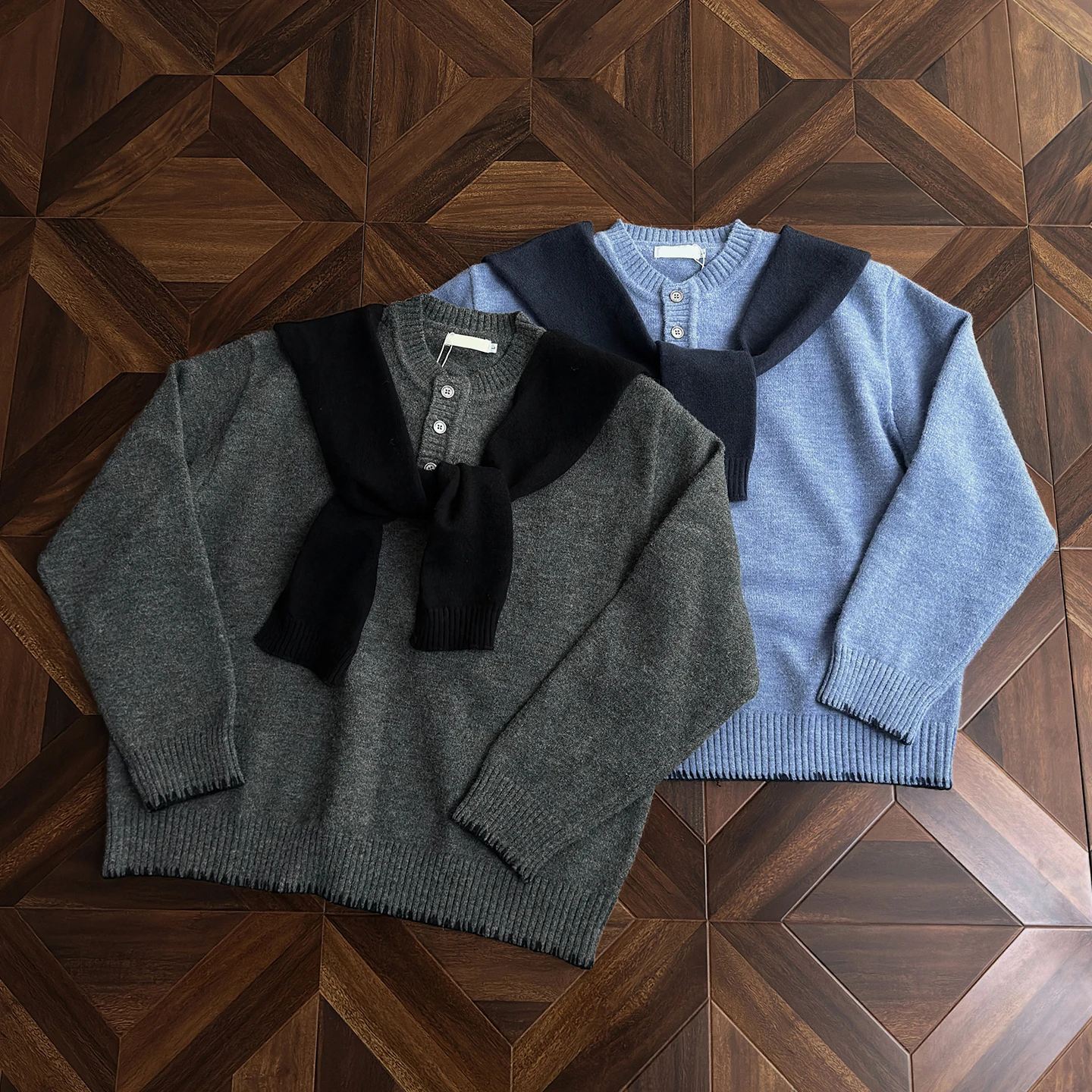 Korean Style Color Block Shoulder Design Men's Lazy Style Inner Wear High End Feeling Henry Collar Knitted Sweater Top
Korean Style Color Block Shoulder Design Men's Lazy Style Inner Wear High End Feeling Henry Collar Knitted Sweater Top